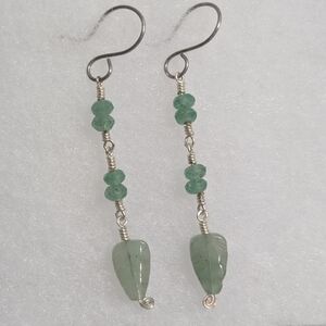 Source Unknown Green and Silver Dangle Earrings